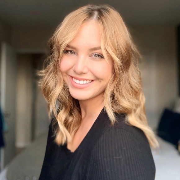 Meet your Posher, Kara - Picture 1 of 1